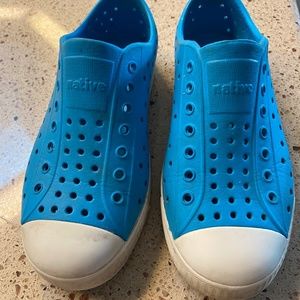 Native Big Kids Size 1 shoes in Blue